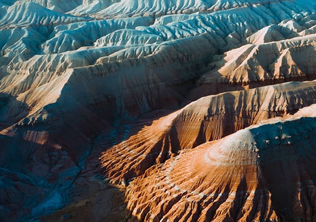 <p>Aktau Chalk Mountains, Altyn-Emel, Kazakhstan</p>
