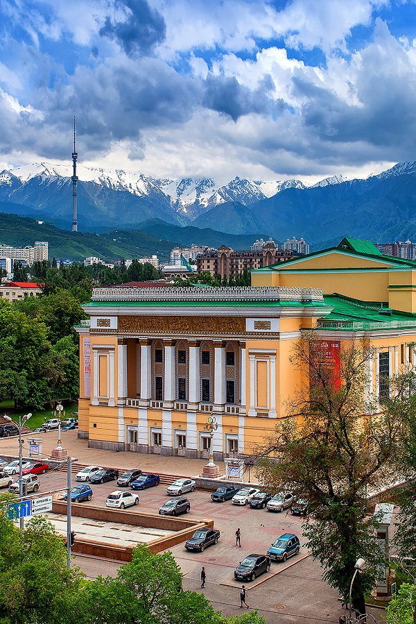 <p>Opera and Ballet Theater named after Abai, Almaty, photo by Deonisy Mit</p>
