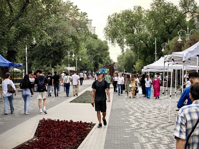 <p>Arbat, Zhibek Zholy street, Almaty</p>
