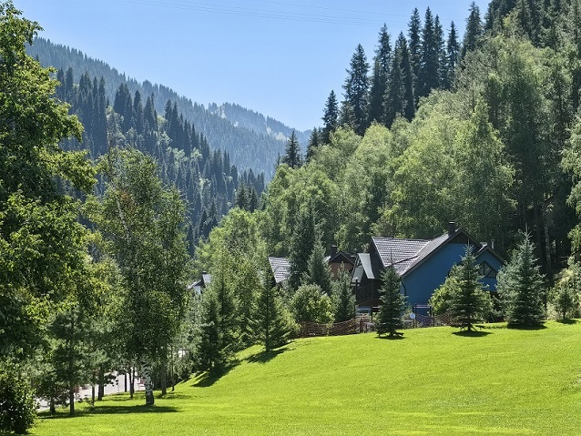 <p>Inside the Oy-Karagay resort, Almaty region</p>
