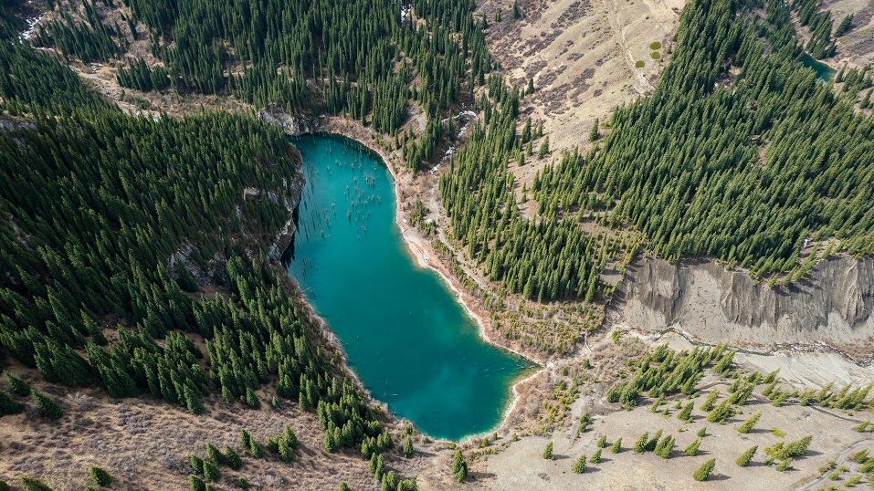 <p>Lake Kaindy from a bird's eye view</p>
