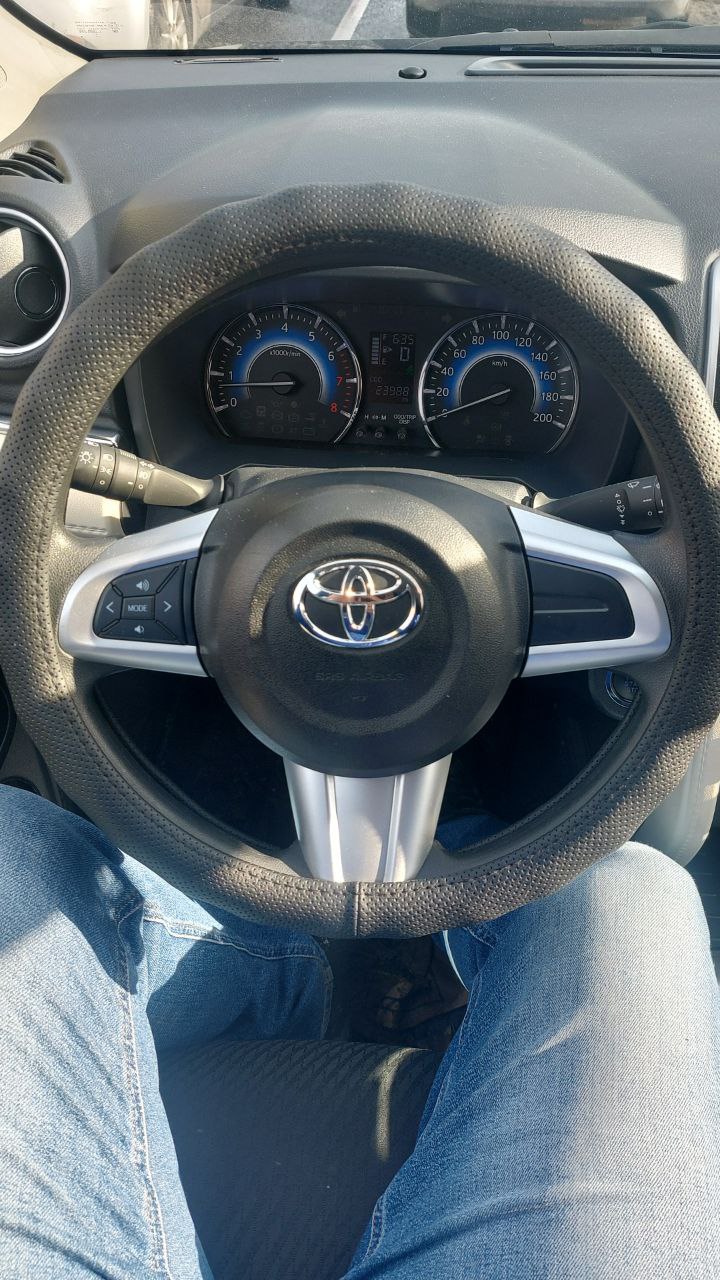 <p>Toyota Rush dashboard</p>
