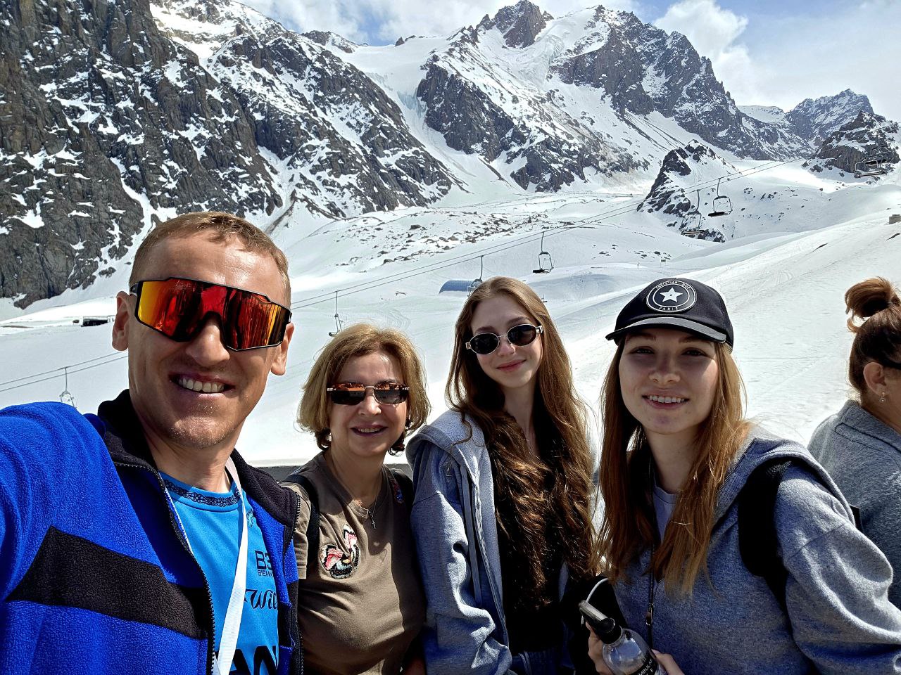 Andrey guide and the guests, Chimbulak resort, GreenX